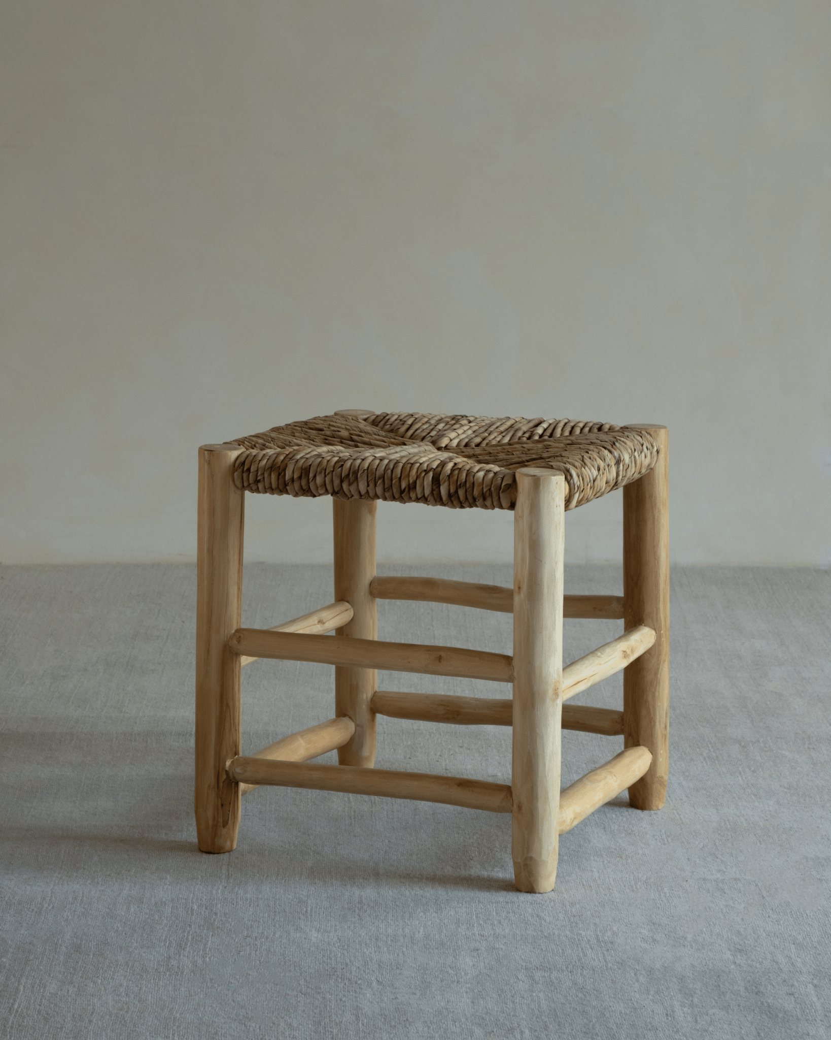 Tabouret tissé à la main Isla