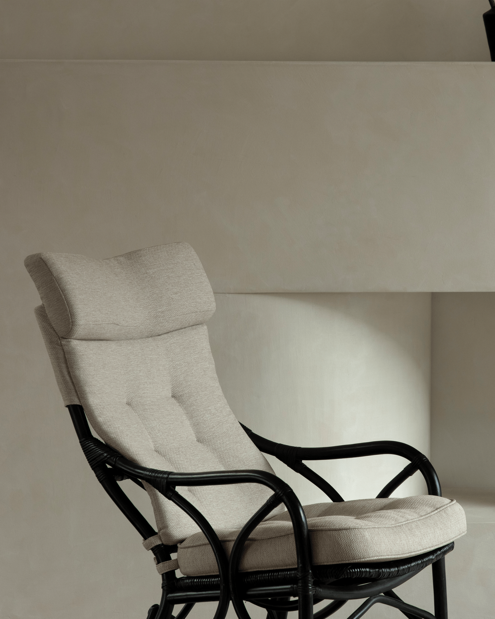 Fauteuil à bascule en rotin Aku