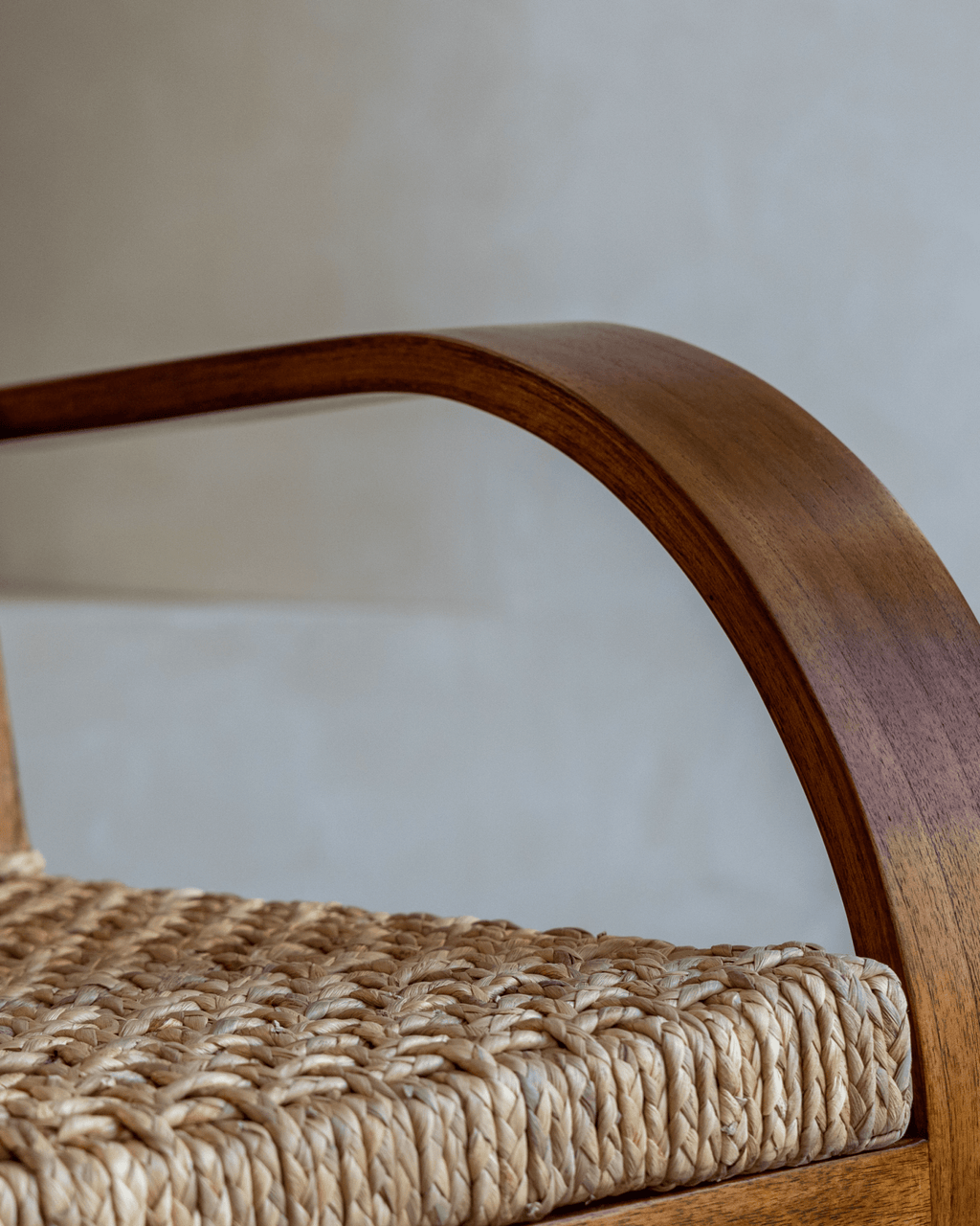 Fauteuil lounge incurvé en C