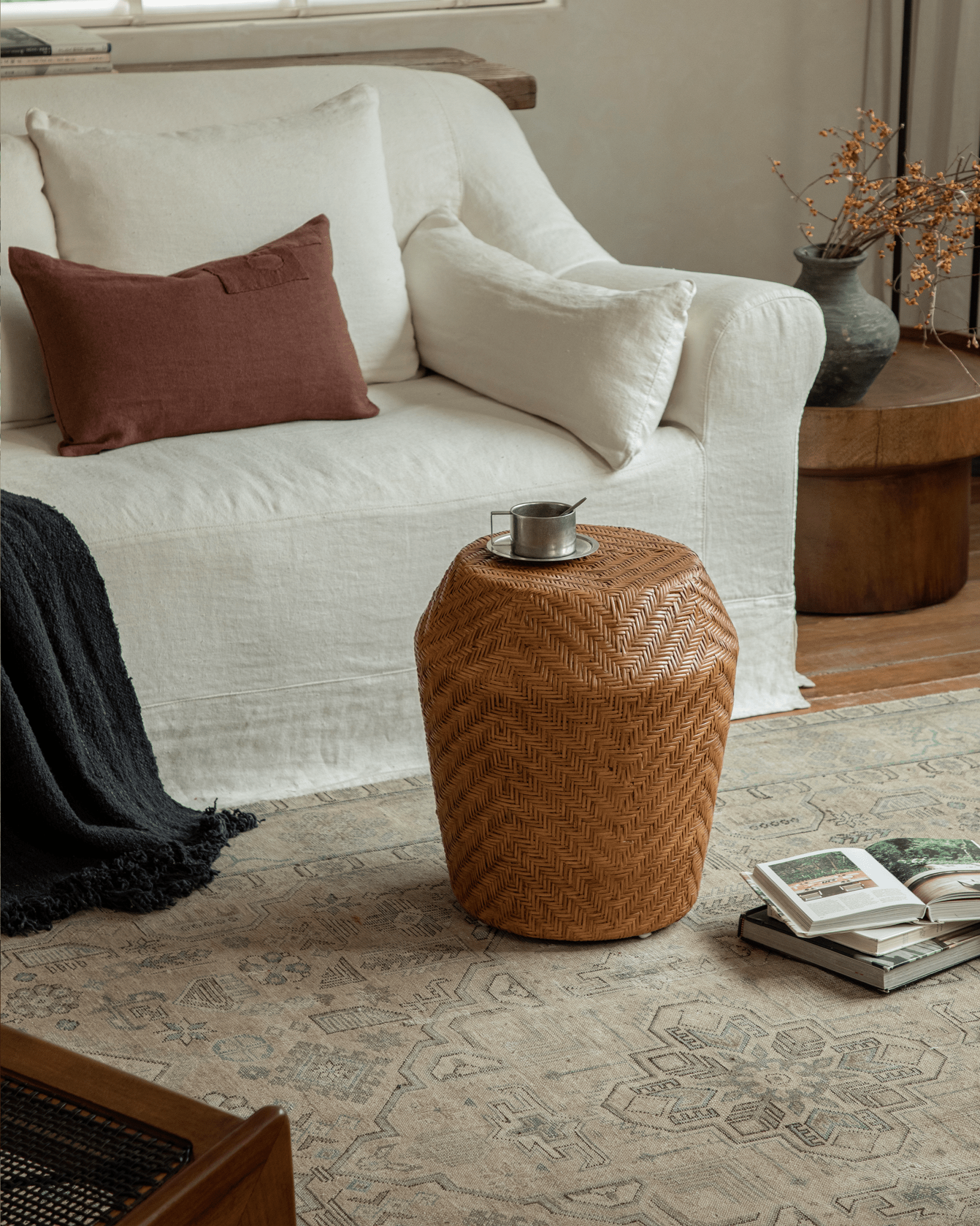 Table d'appoint en rotin tambour