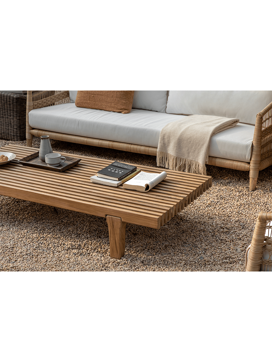 Table basse extérieure avec clôture