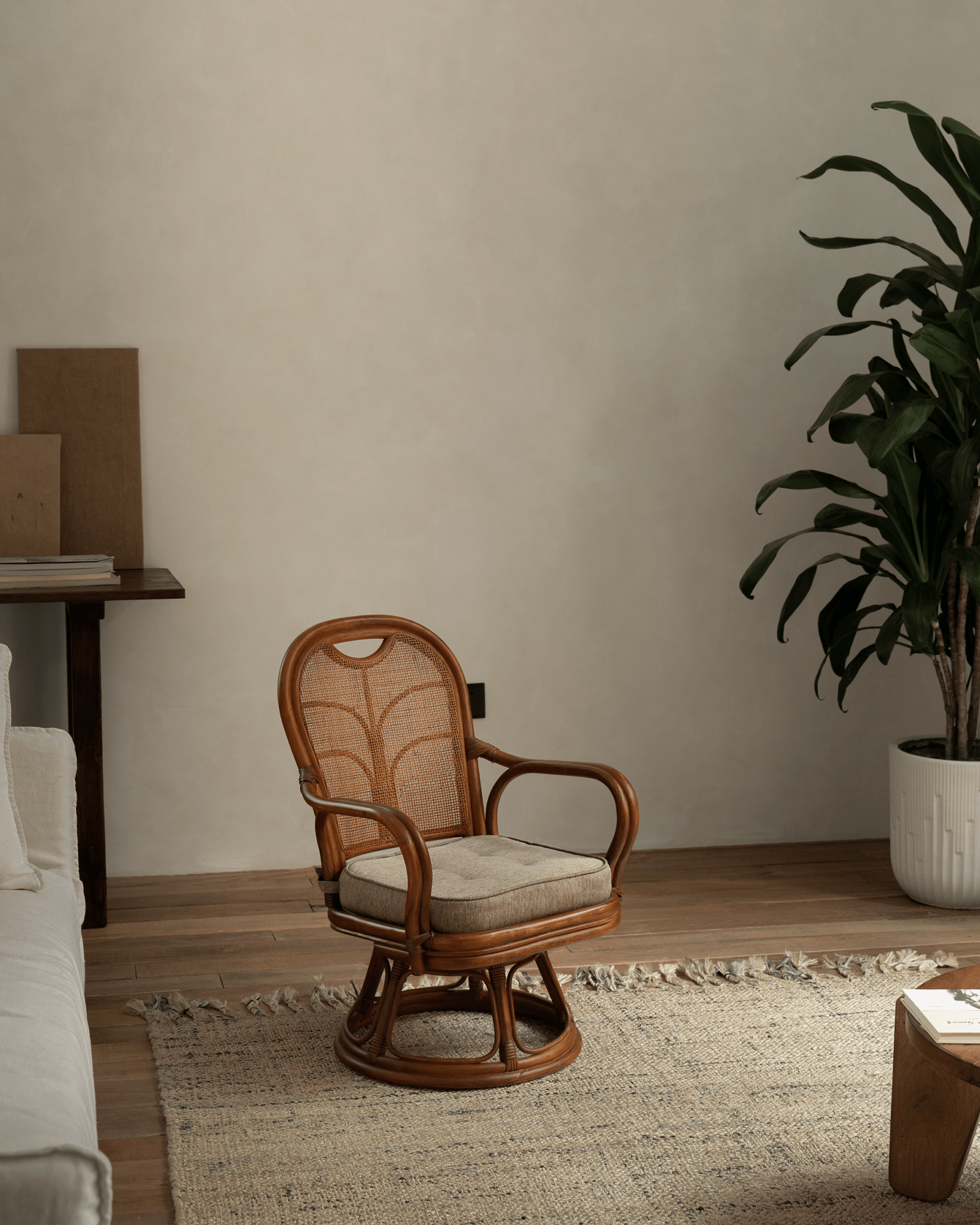 Fauteuil pivotant Ray Mini en rotin