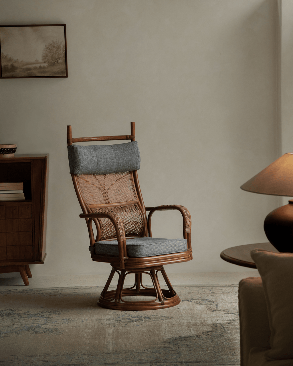 Chaise pivotante en rotin Gakusha