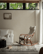 Fauteuil à bascule en rotin Aku