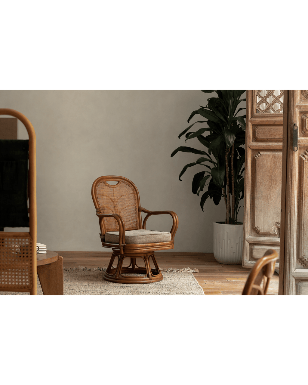 Fauteuil pivotant Ray Mini en rotin