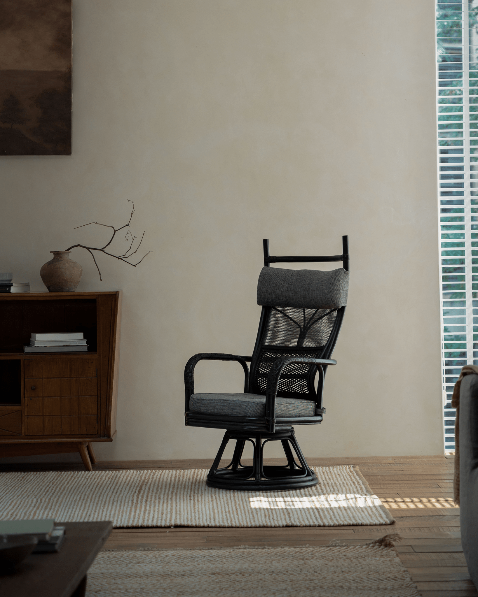 Chaise pivotante en rotin Gakusha