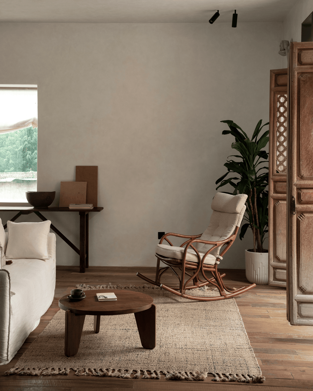 Fauteuil à bascule en rotin Aku