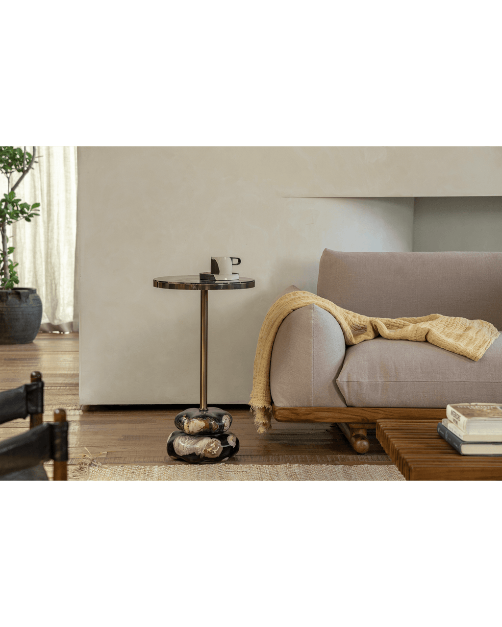 Table d'appoint Lolli en bois pétrifié