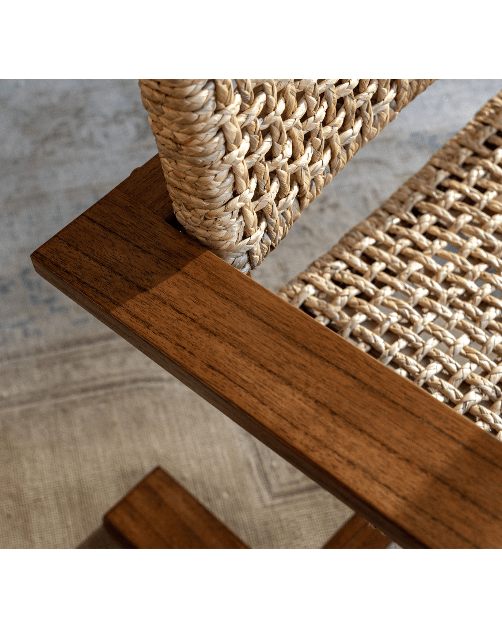 Fauteuil lounge incurvé en C