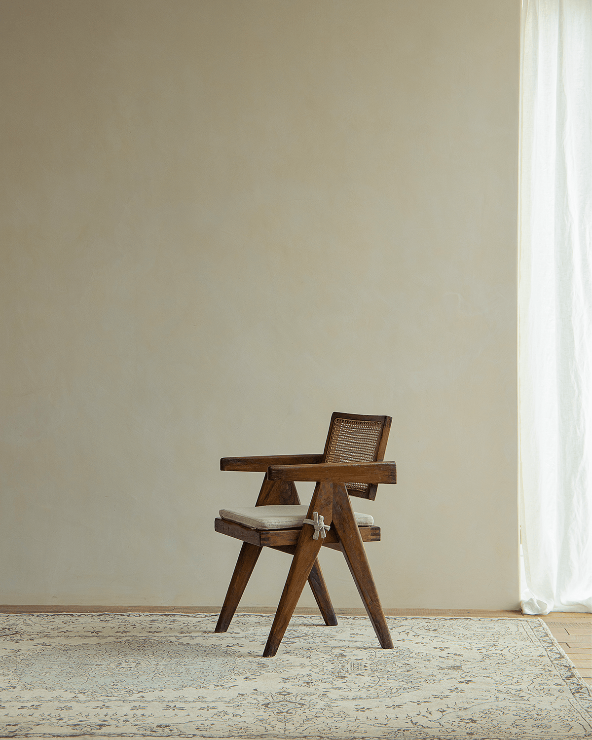 Reproduction de chaises de bureau à Chandigarh
