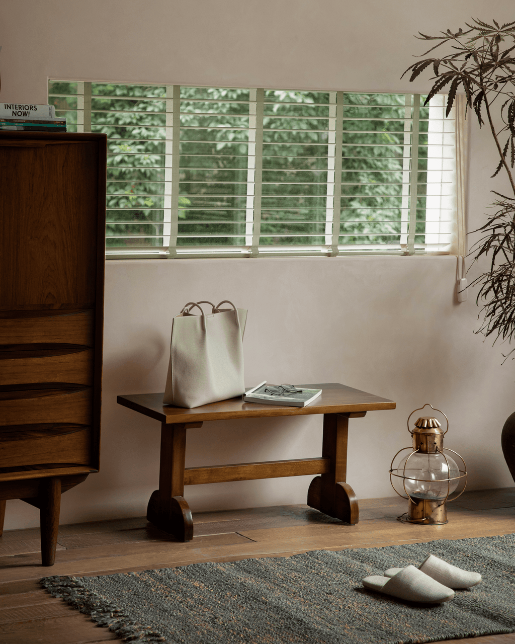 Table d'appoint en forme de sabot