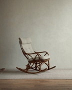 Fauteuil à bascule en rotin Aku