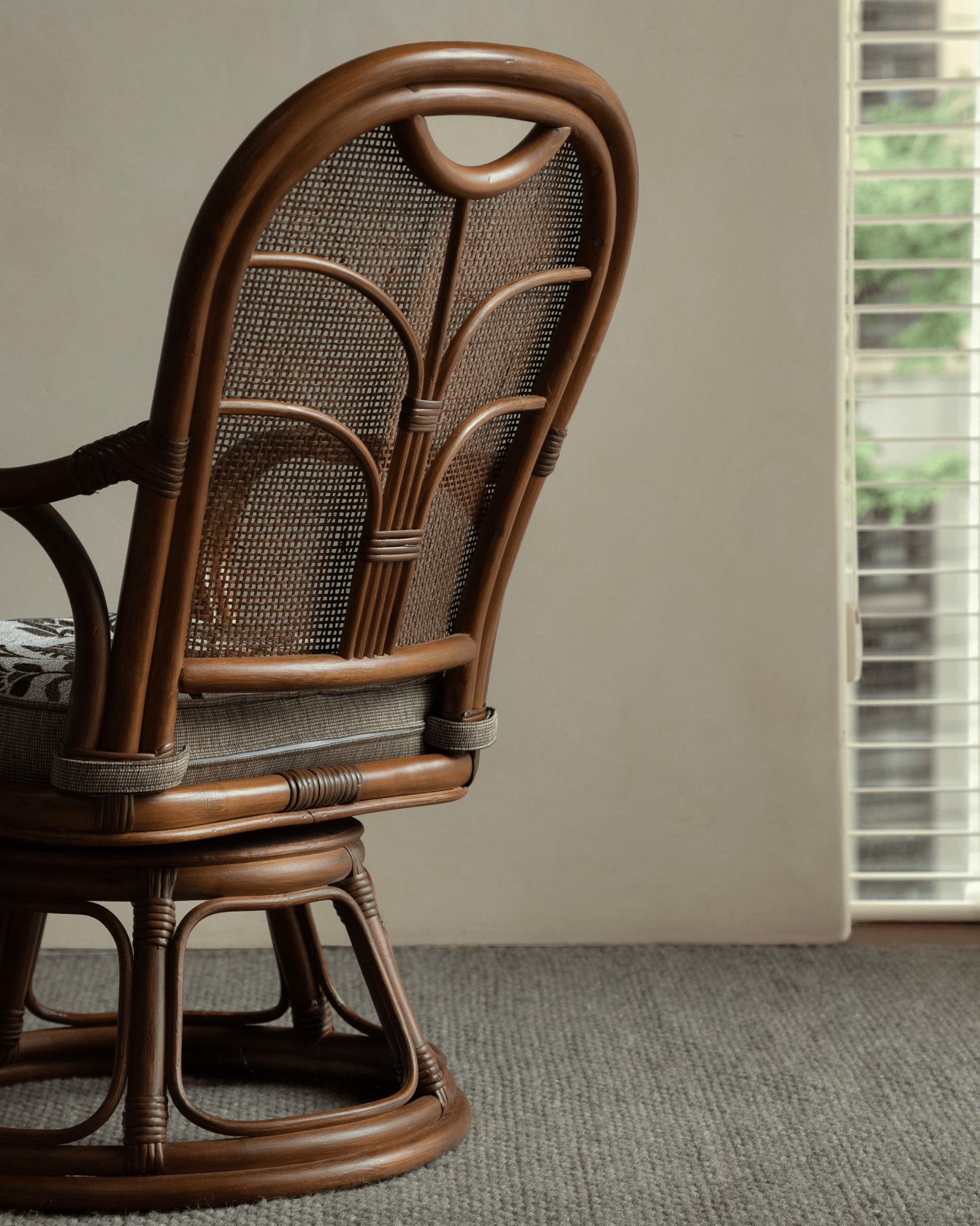 Fauteuil pivotant Ray Mini en rotin