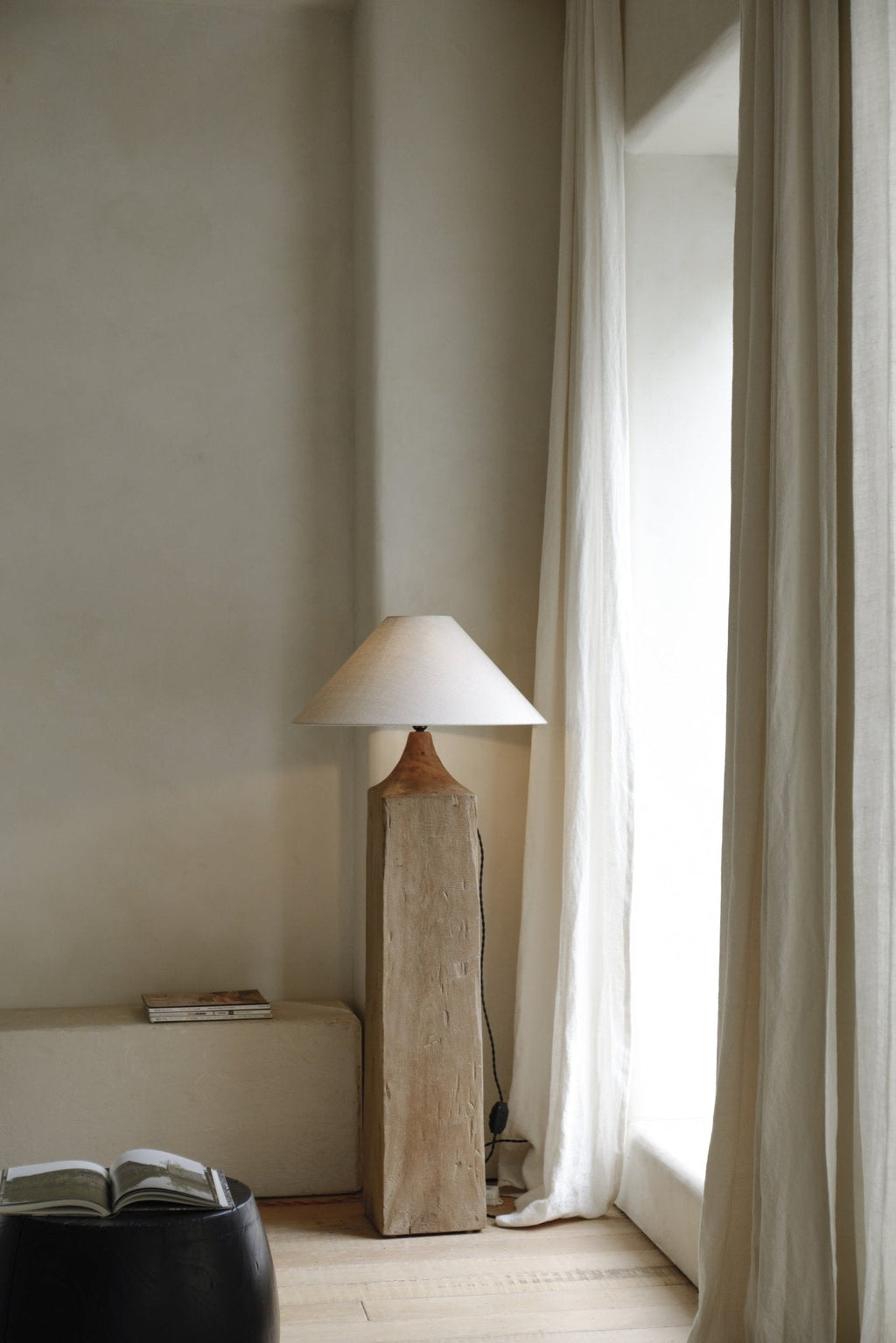 Lampadaire en bois