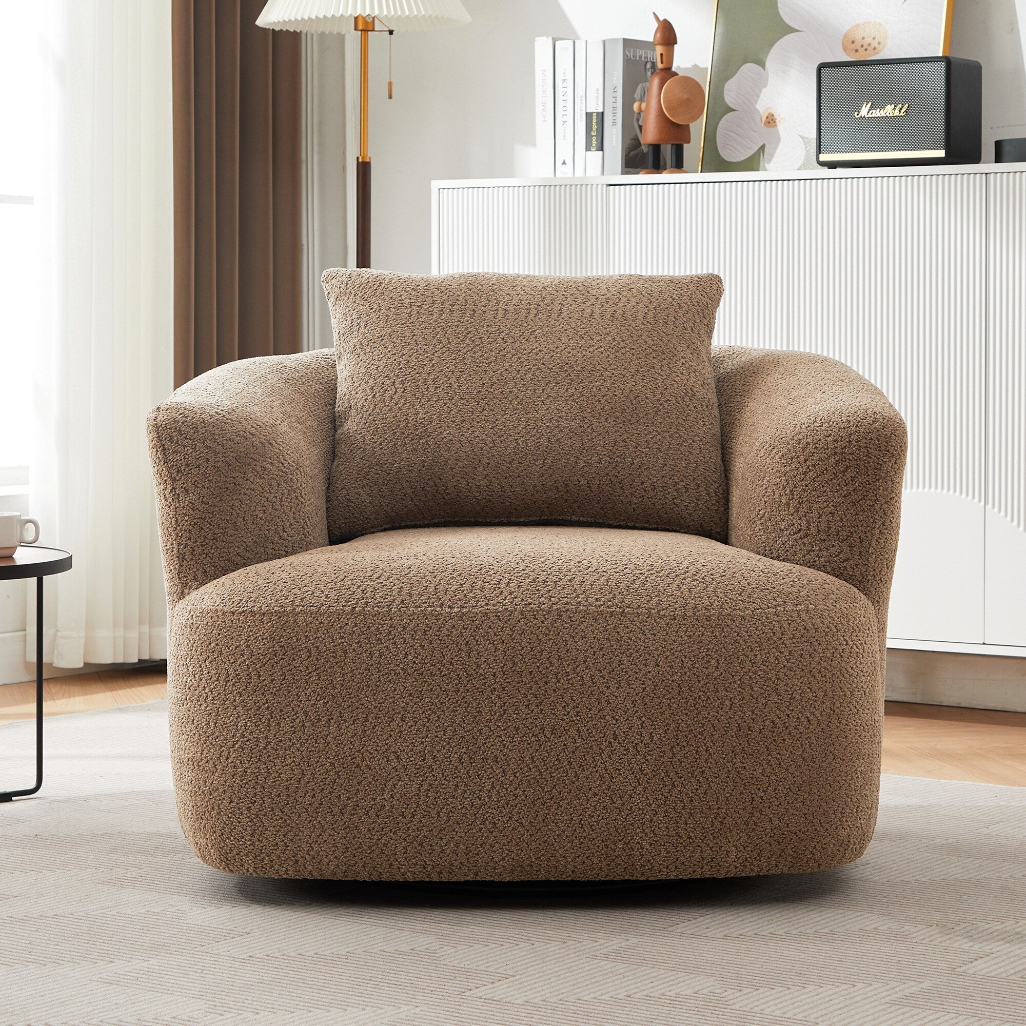 Fauteuil pivotant à 360°, fauteuil d'appoint Boucle 38,2" avec coussin décoratif, fauteuil rembourré en forme de tonneau avec accoudoirs incurvés