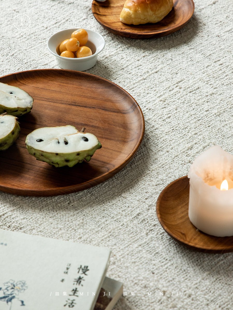 Assiettes rondes variées