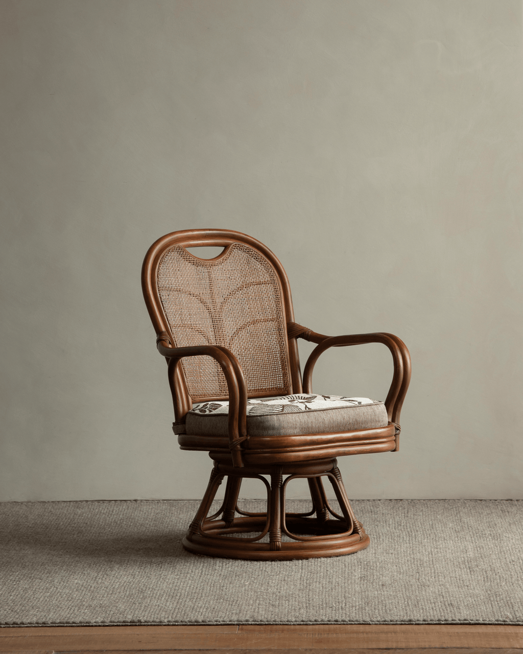 Fauteuil pivotant Ray Mini en rotin