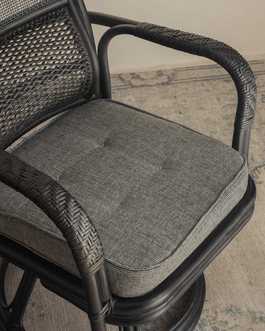 Chaise pivotante en rotin Gakusha