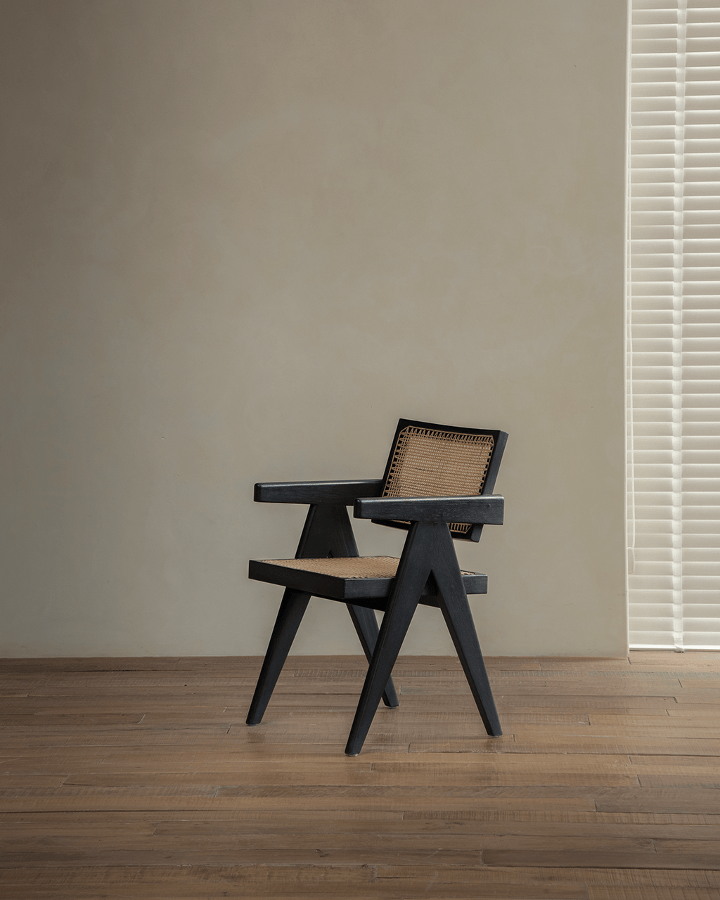 Reproduction de chaises de bureau à Chandigarh