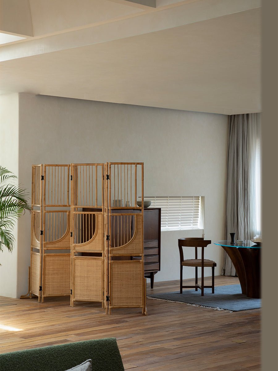 Paravent en rotin ensoleillé