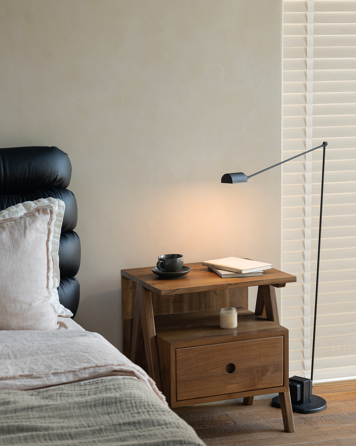 Table de nuit astrale 