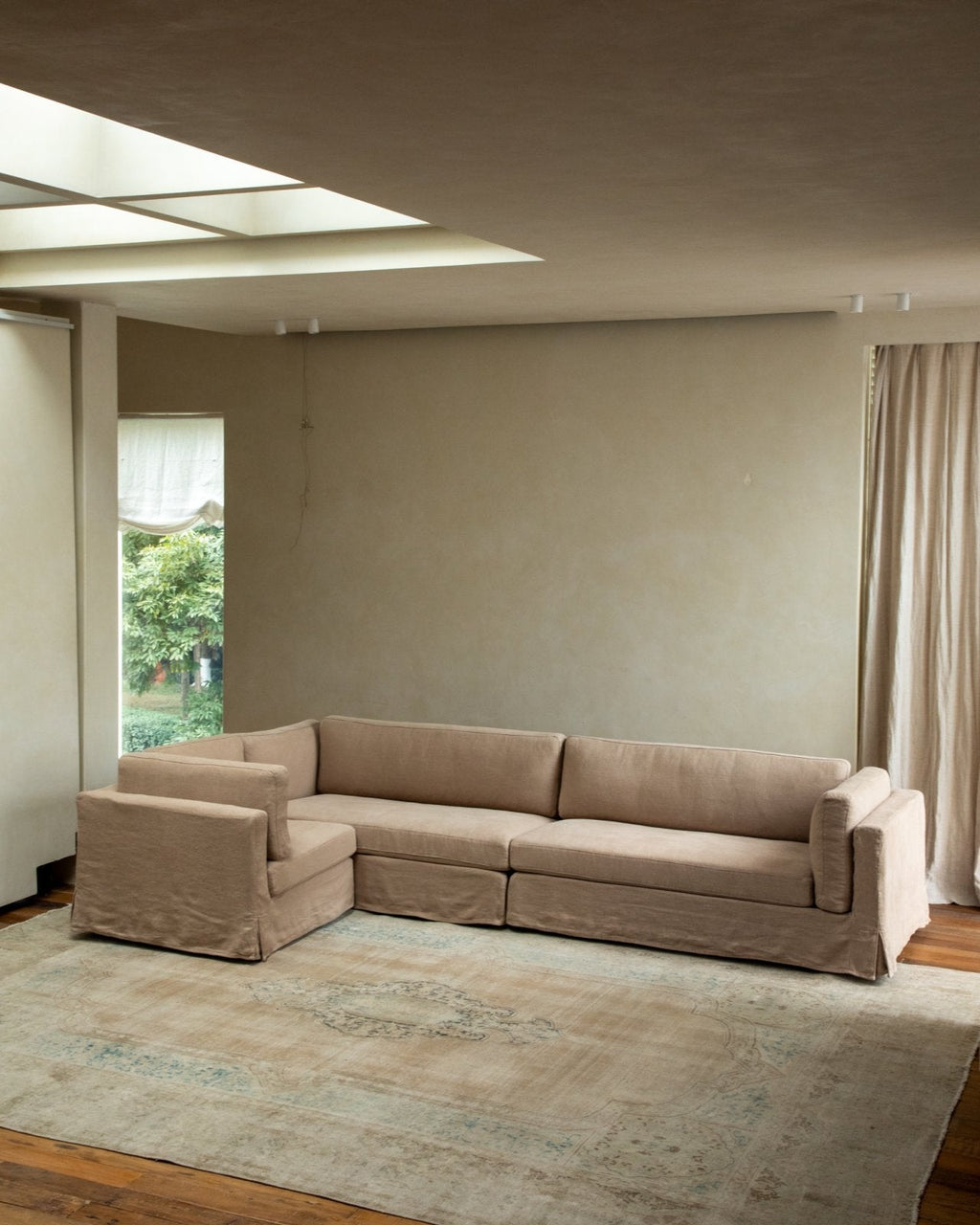 Canapé d'angle à jupe