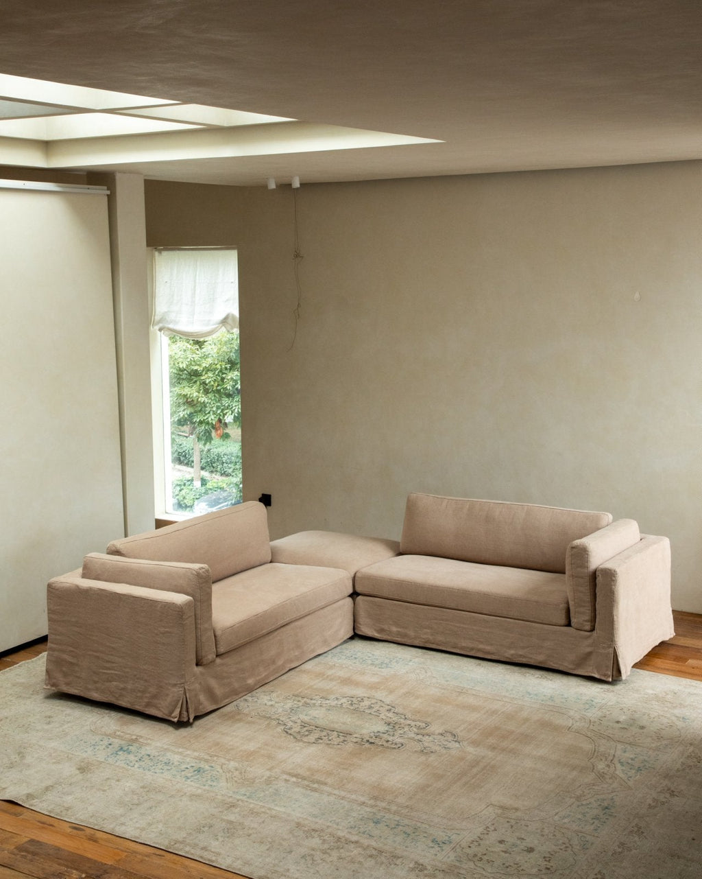 Canapé d'angle à jupe