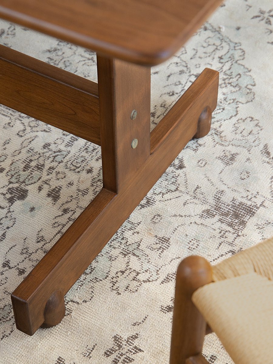 Table à manger en forme de sabot