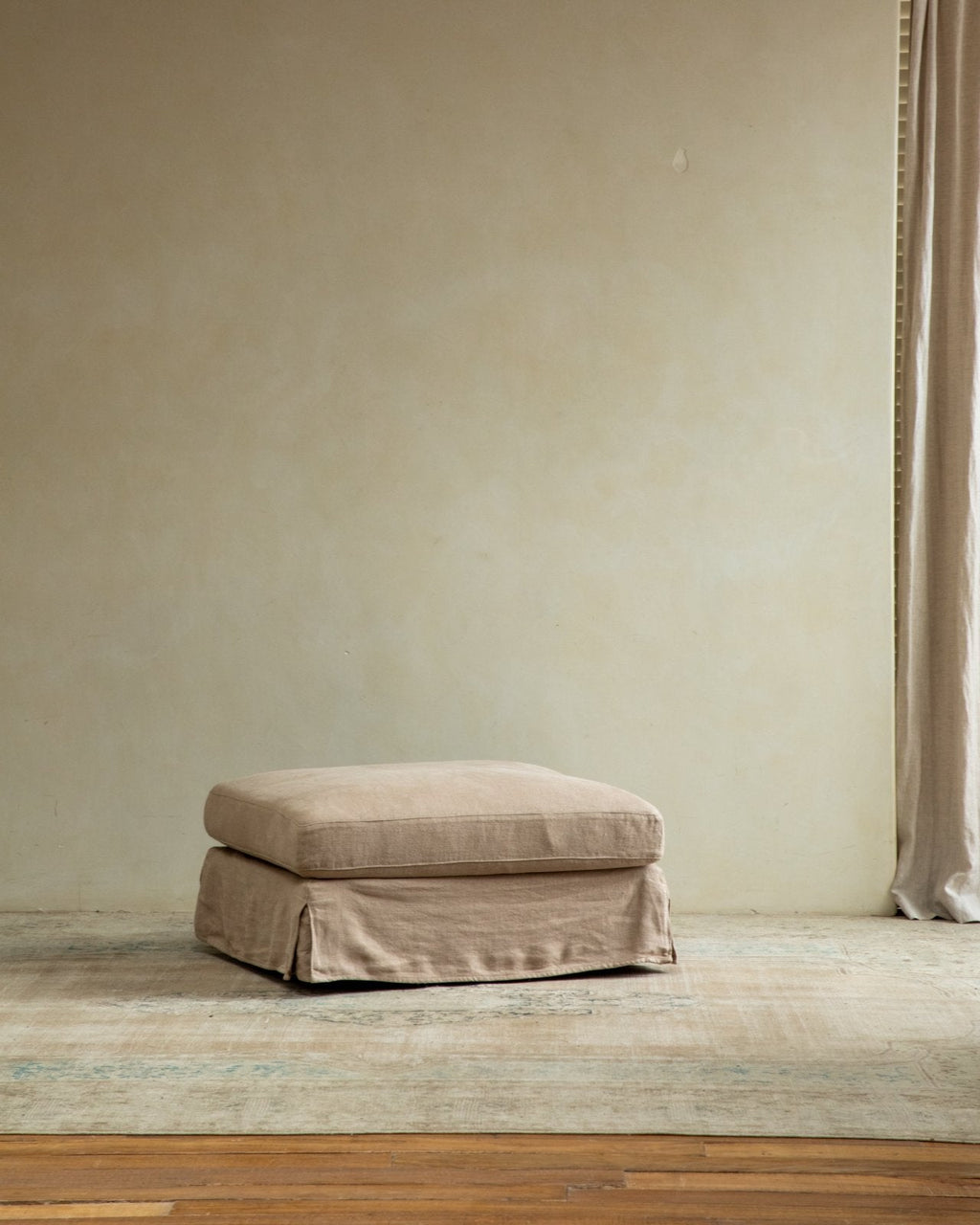 Canapé d'angle à jupe