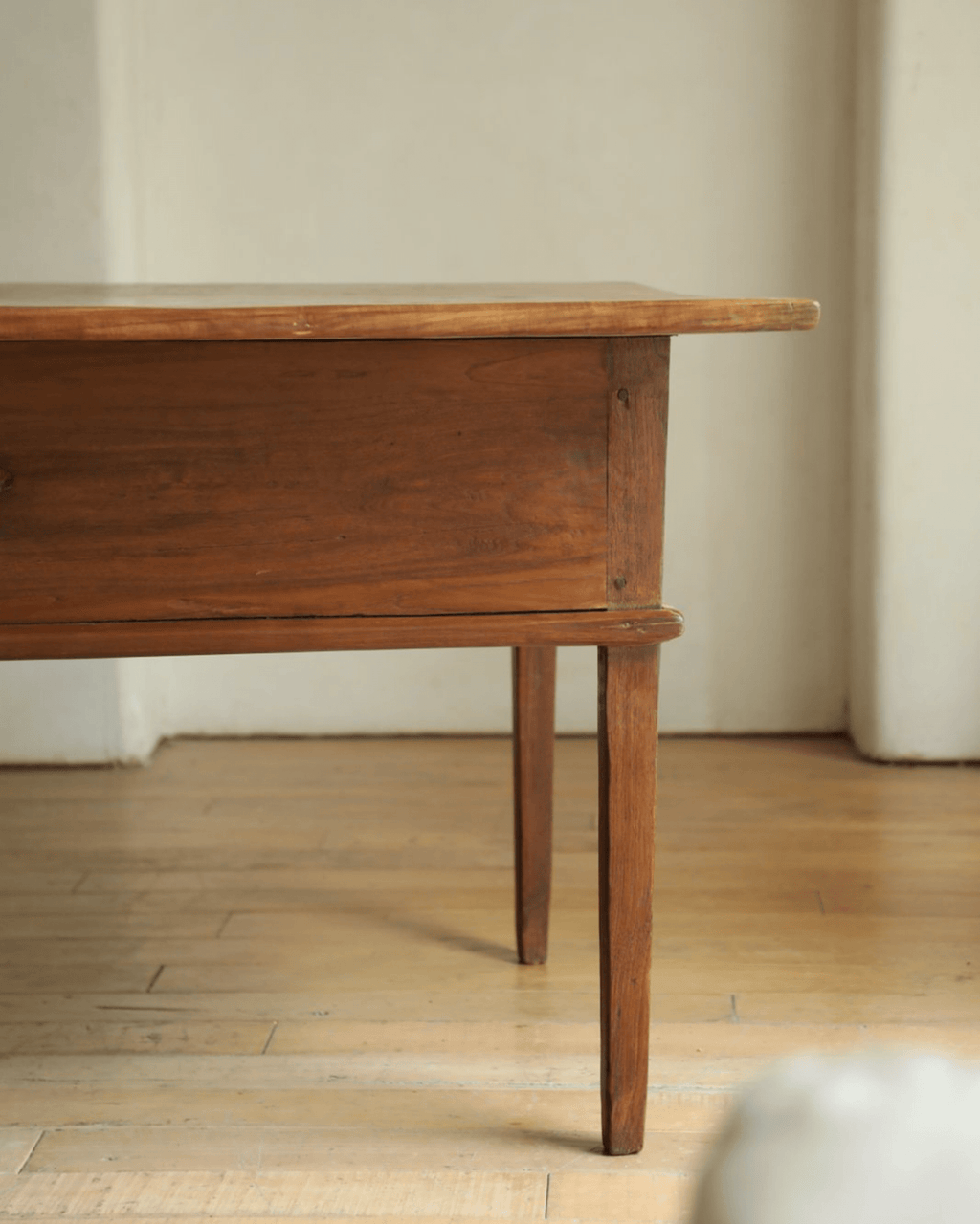 Tables vintage indonésiennes en bois de teck