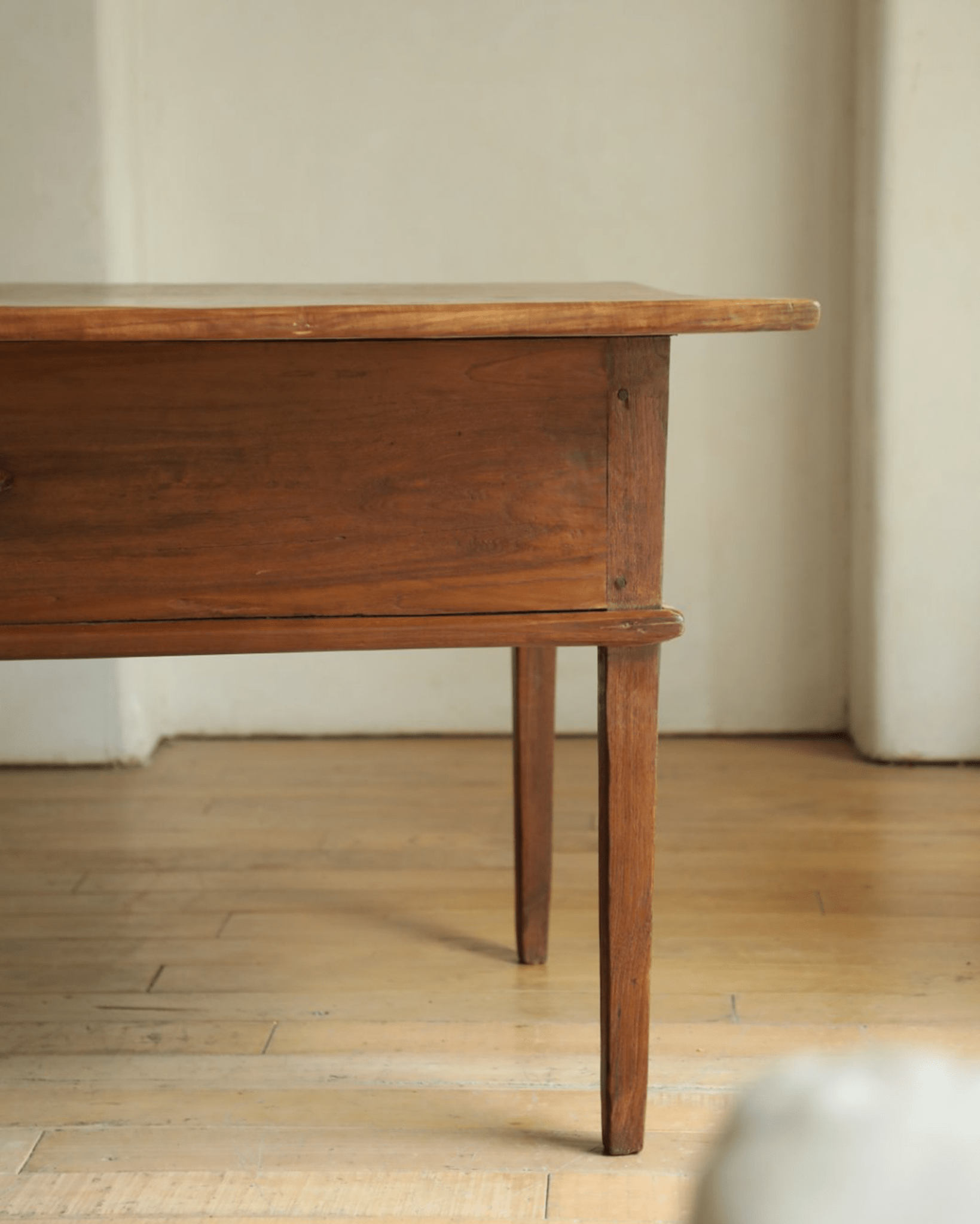 Tables vintage indonésiennes en bois de teck