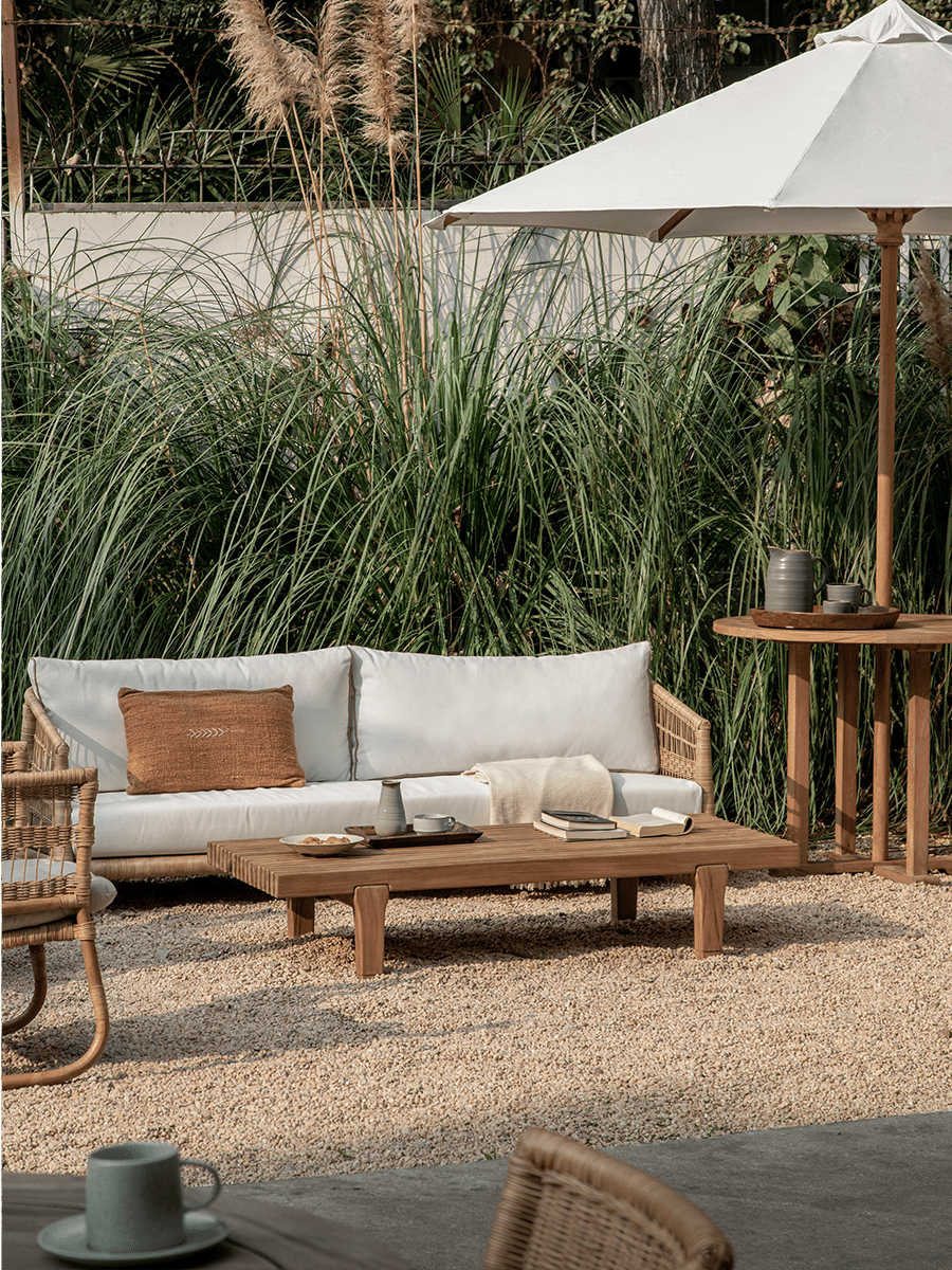 Table basse extérieure avec clôture