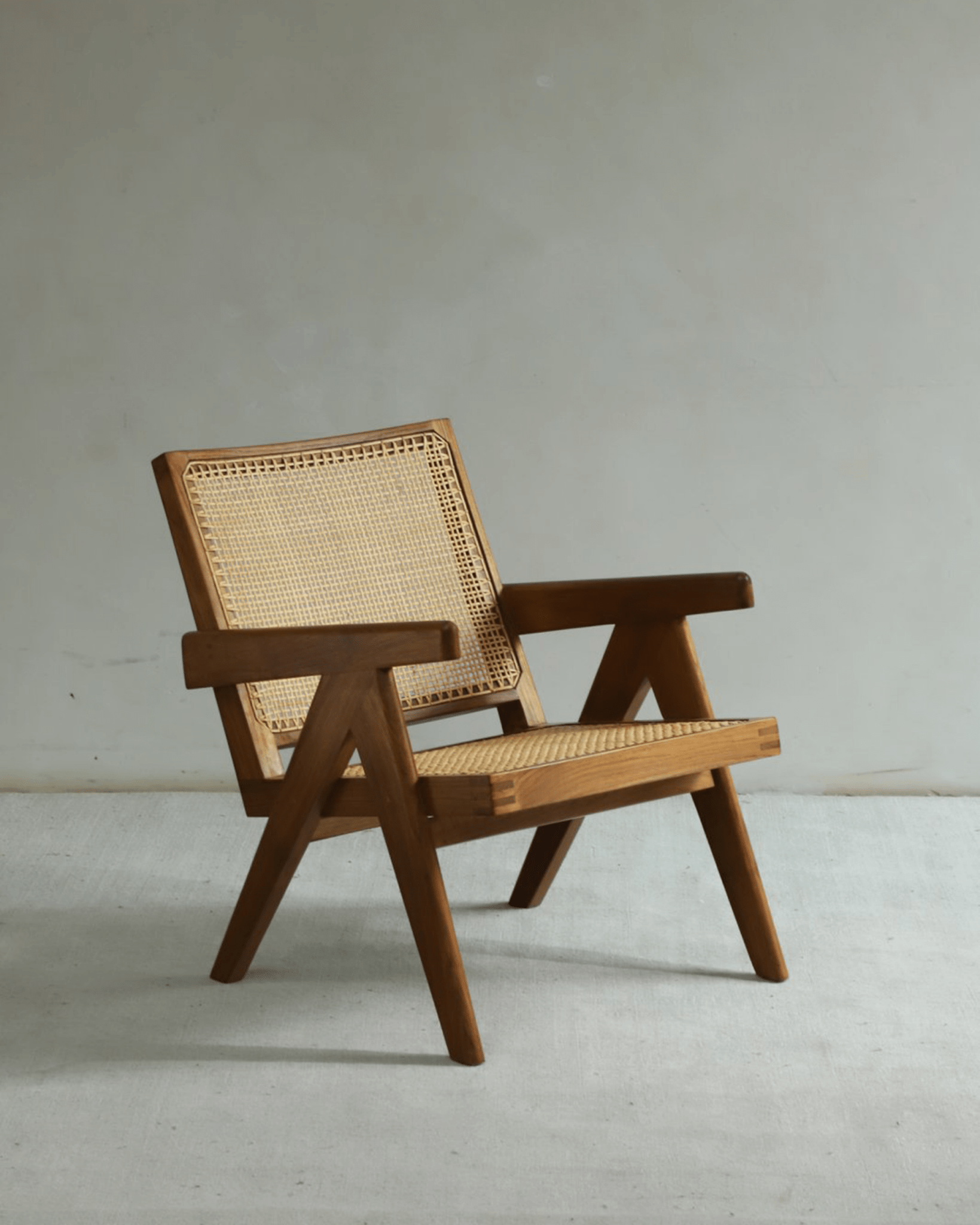 Fauteuil Chandigarh avec accoudoirs