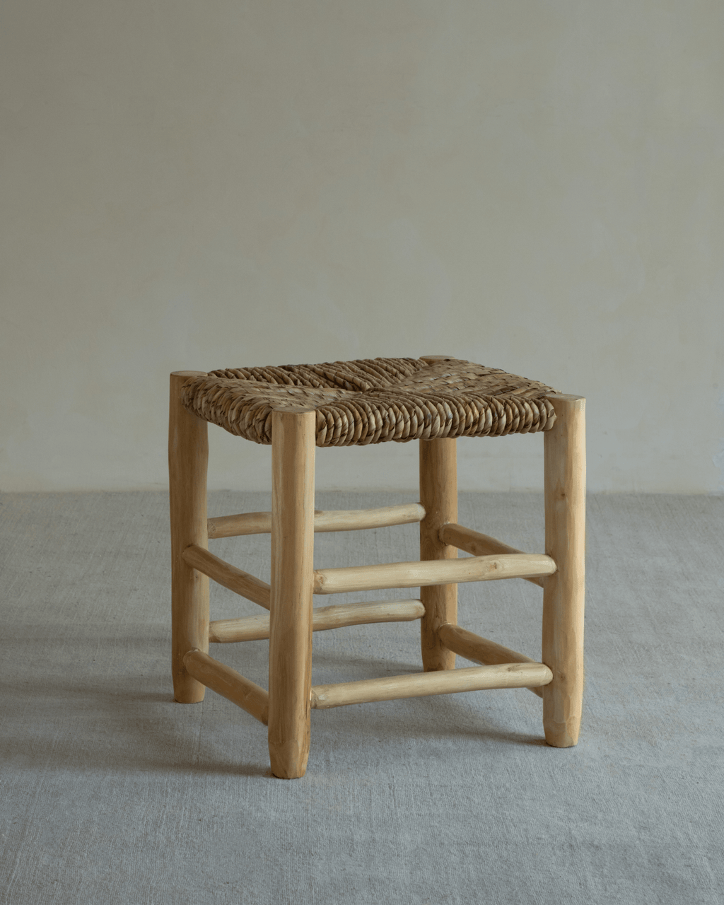 Tabouret tissé à la main Isla