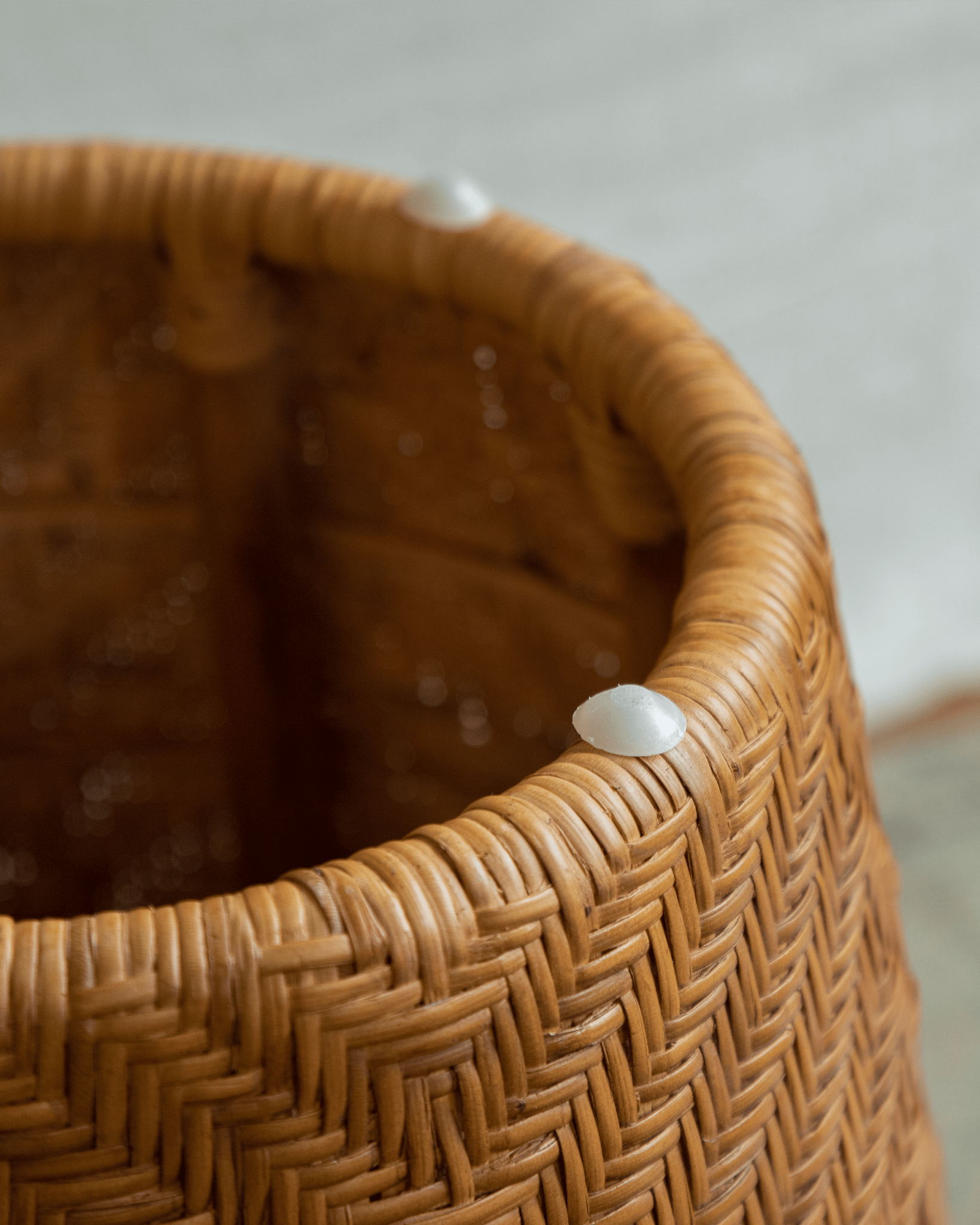 Table d'appoint en rotin tambour