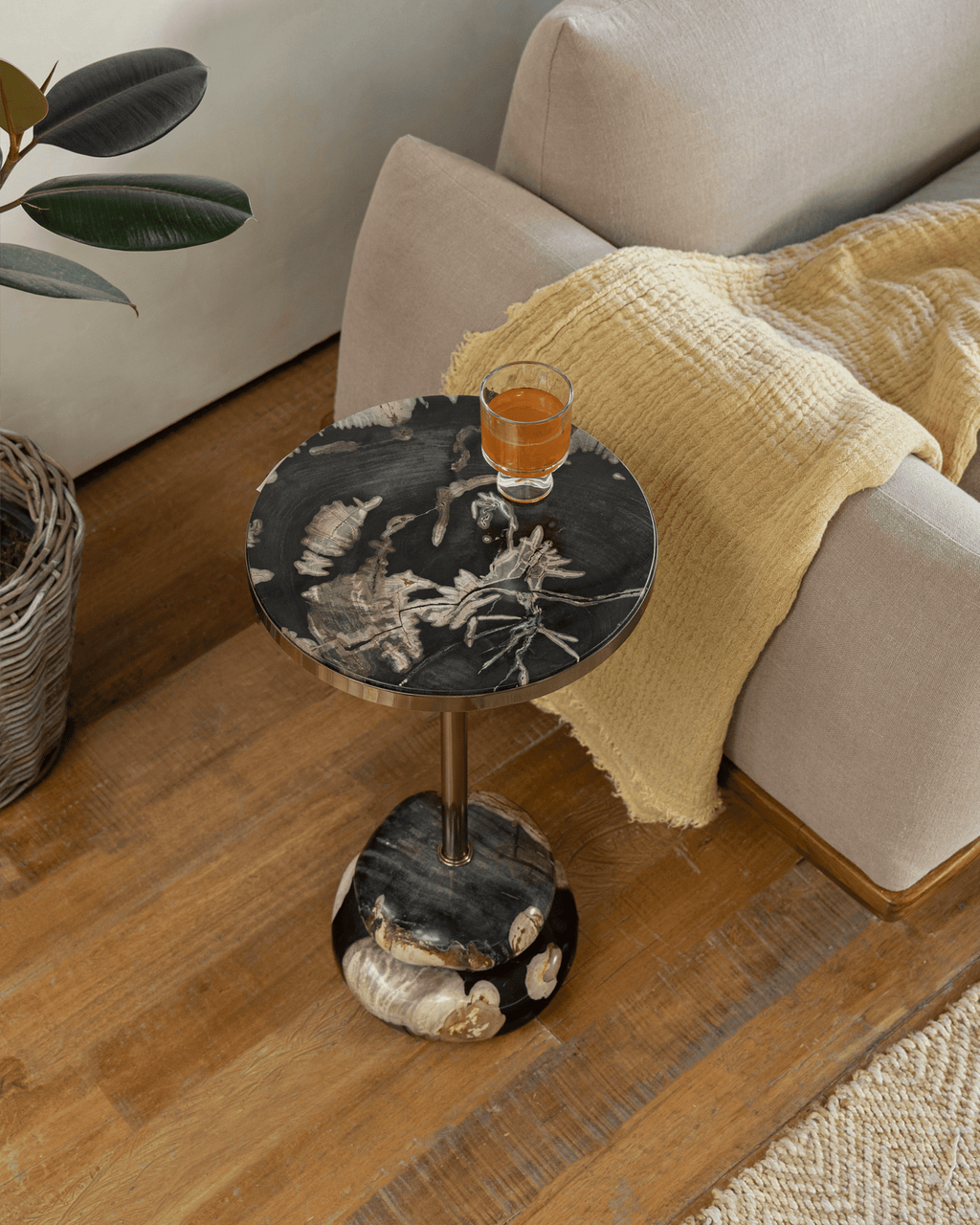 Table d'appoint Lolli en bois pétrifié