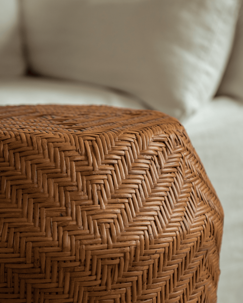 Table d'appoint en rotin tambour