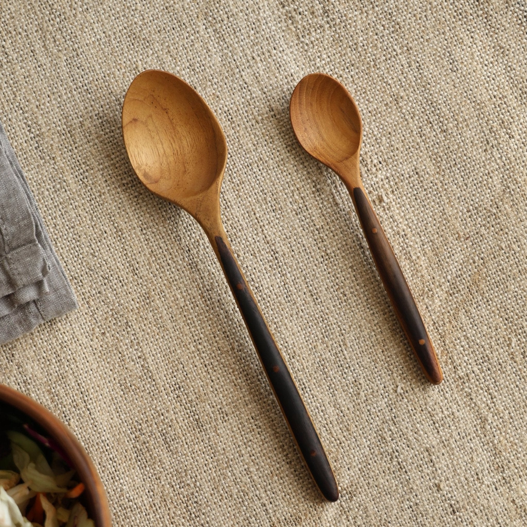 Cuillères de table à manche en bois d'ébène (lot de 2)