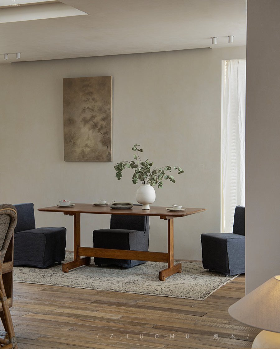 Table à manger en forme de sabot