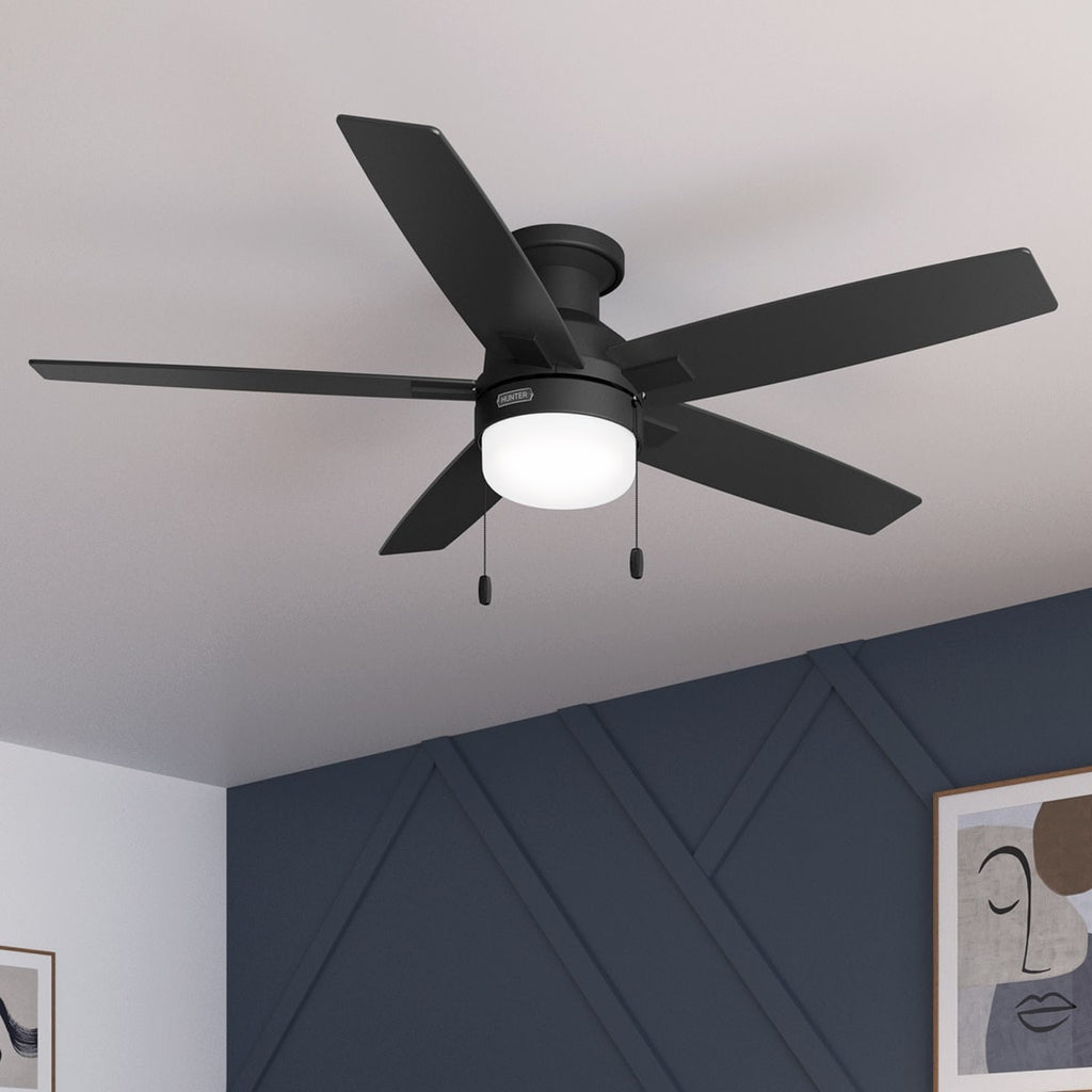 Ventilateur de plafond à profil bas Hunter 52 Anisten avec éclairage LED et chaînette - Moderne, contemporain, transitionnel