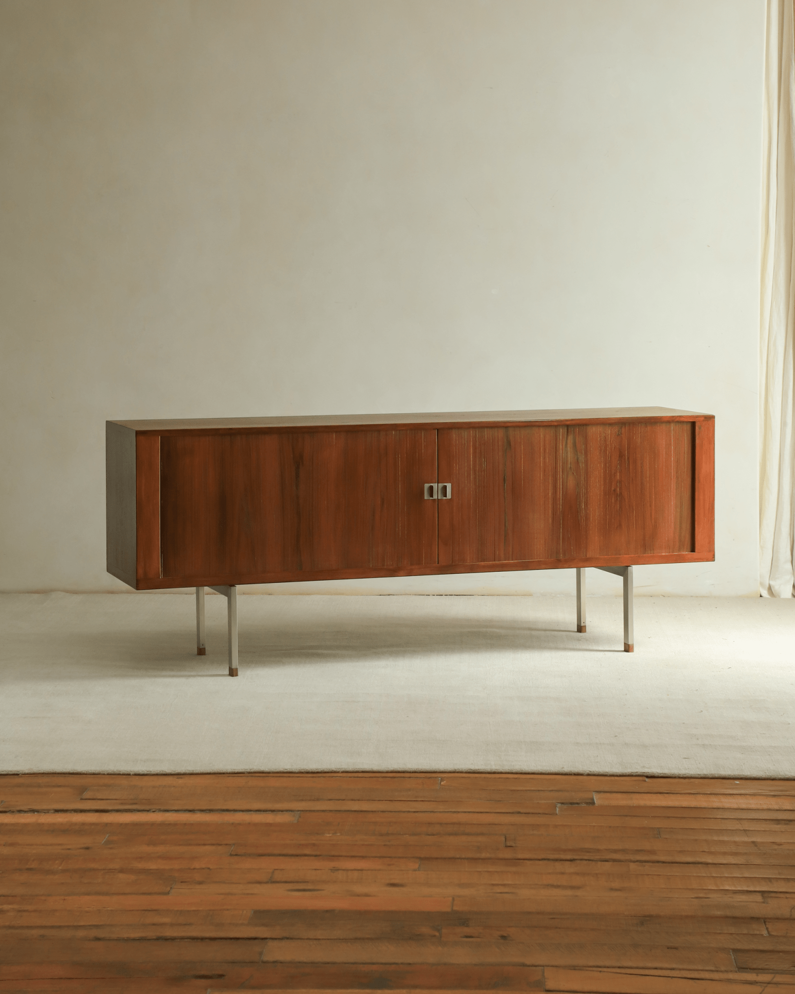 Martin Credenza