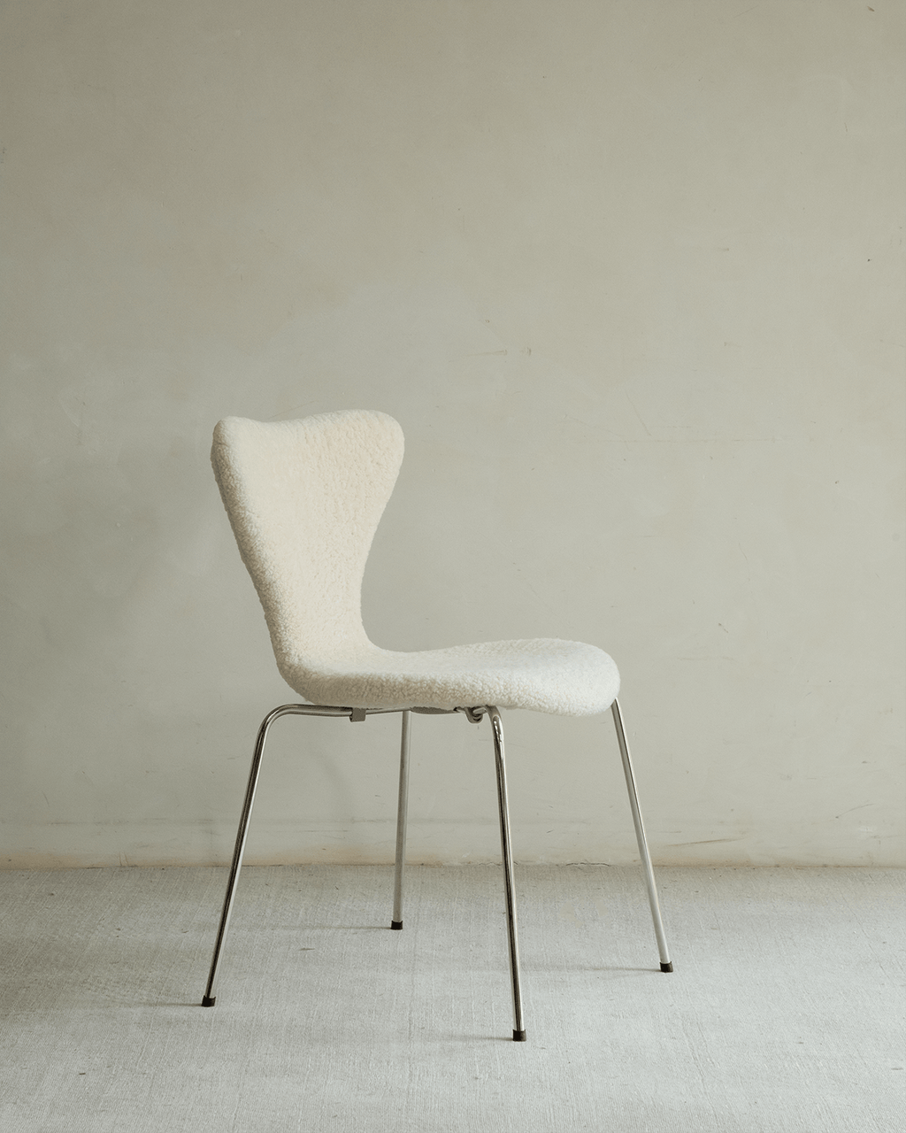 Fauteuil Pietra en peau de mouton retournée