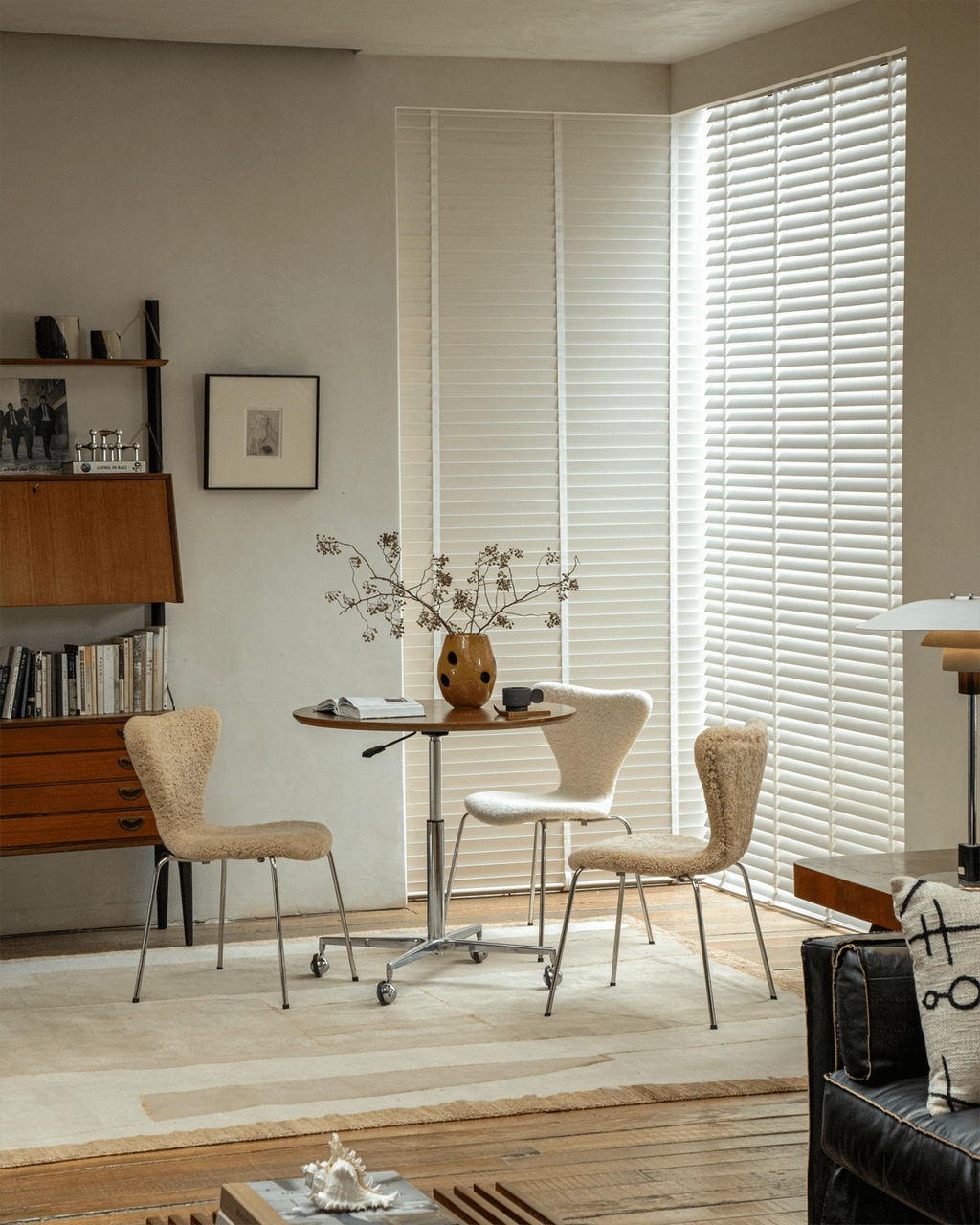 Fauteuil Pietra en peau de mouton retournée