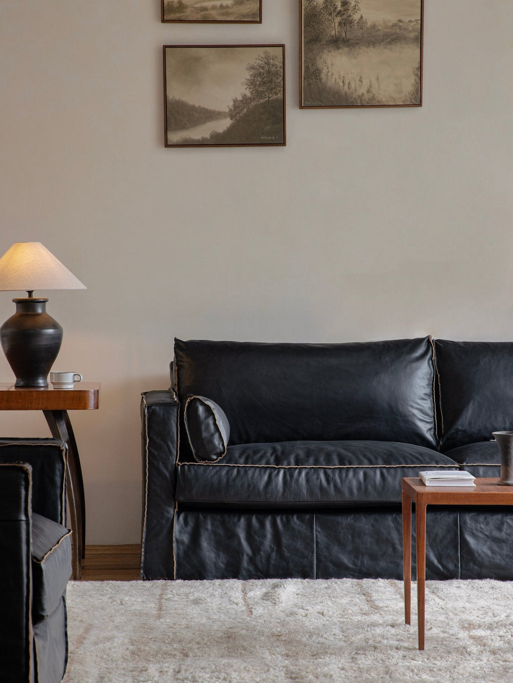 Canapé en cuir à jupe