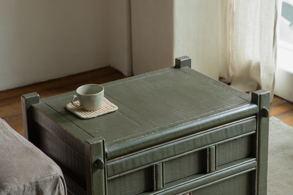 Table de nuit Trésor