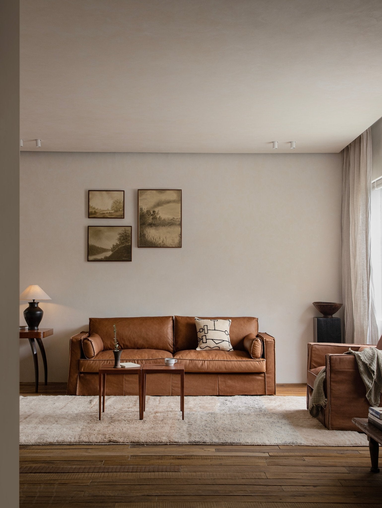 Canapé en cuir à jupe