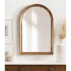 Miroir mural en bois Arch de Kate et Laurel Hatherleigh