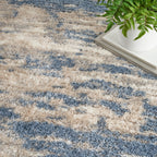 Tapis Nourison luxueux à poils longs et ultra moelleux, style abstrait glamour