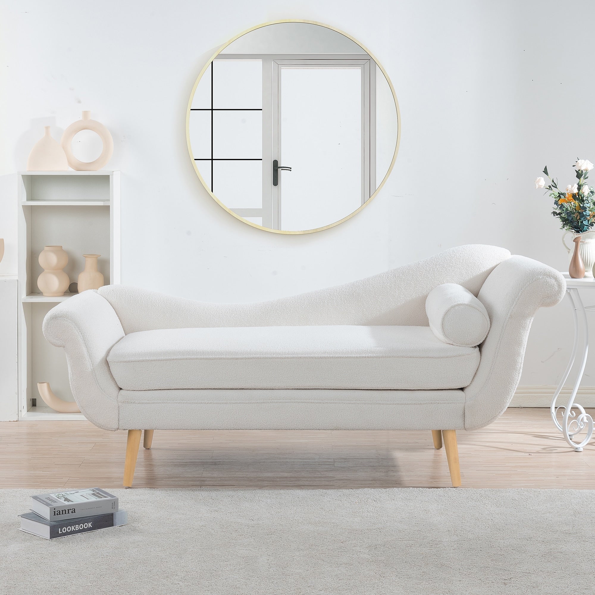 Chaise longue vintage avec accoudoirs en volutes par Christopher Knight Home