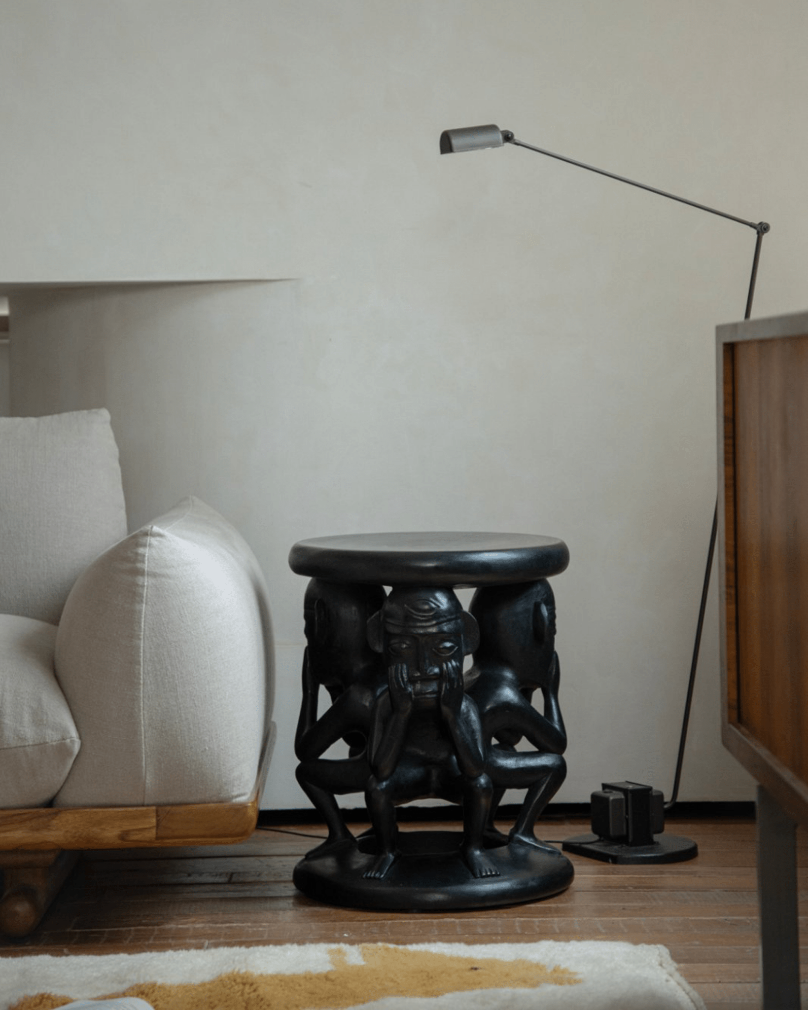 Table d'appoint sculpturale tribale